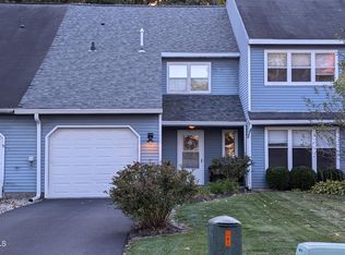 12 Old Coach Rd, Clifton Park, NY 12065