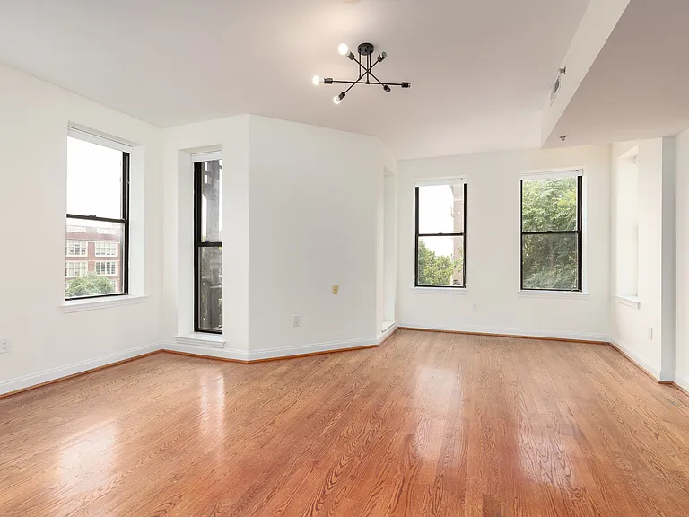 2502 13th St NW — Photo 1