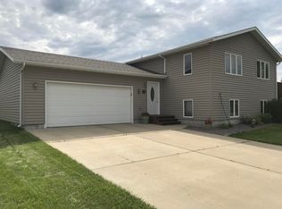 1750 3rd Ave E, Dickinson, ND 58601