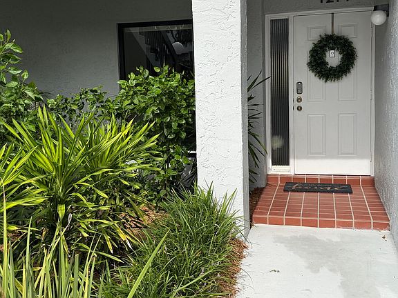 2nd image of 16768 Oak Hill Trail #1214