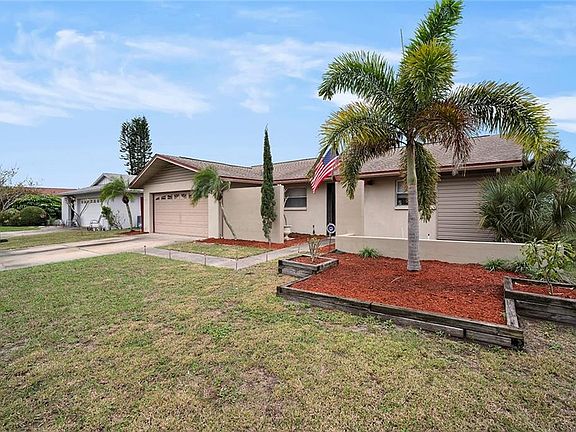 2nd image of 2350 Moore Haven Dr W