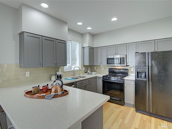 2nd image of 9043 161st Pl NE #3001