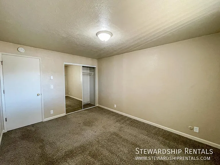 880 W 6th Ave #1 — Photo 12