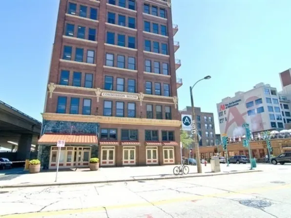 400 North Broadway, Milwaukee, WI 53202