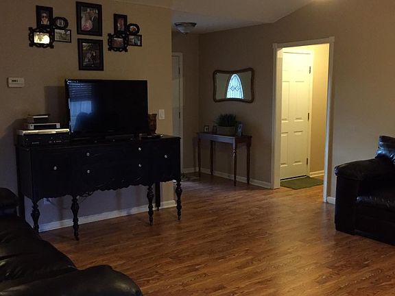 Large Living Room (Alt View)