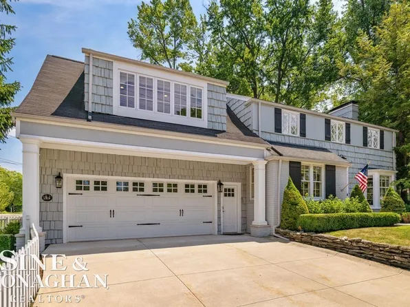 370 Country Club Ln, Grosse Pointe Farms, MI 48236
