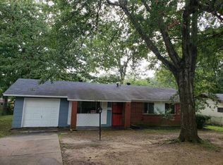 464 Queen Theresa Ln, Jackson, MS 39209