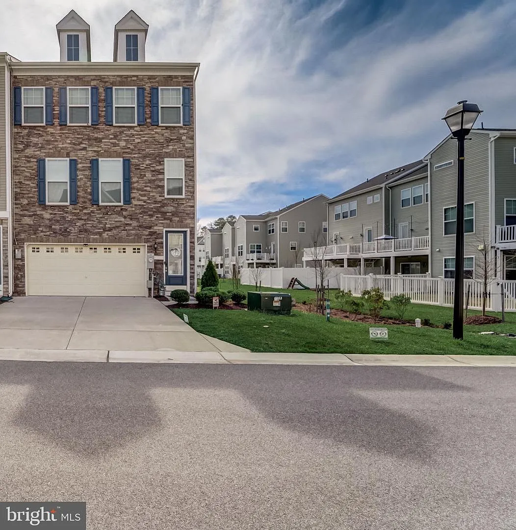 8382 Amber Beacon Cir photo 1