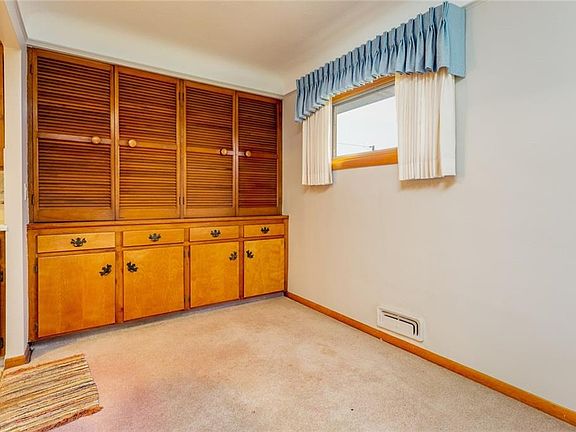 4th image of 10580 Deborah Dr