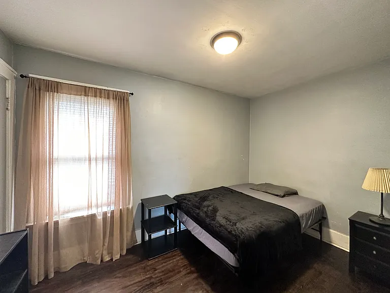828 W 18th St #1 — Photo 9