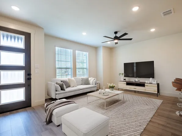 Nicole - Old World Plan, Karis