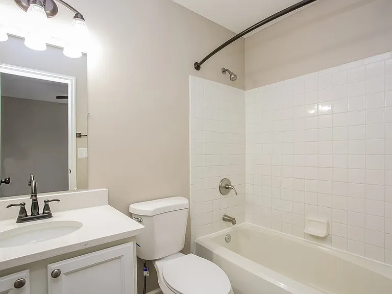 445 Oak Meadow Dr — Photo 11