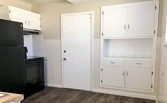 3rd image of 819 Lynn Haven Ln