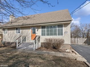 33187 N Eastview Ave, Grayslake, IL 60030