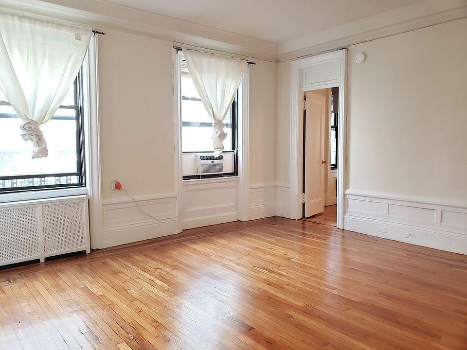 1st image of 510 W 110th St #4C6
