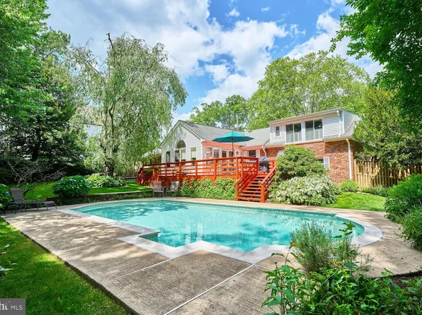 515 Druid Hill Rd NE, Vienna, VA 22180