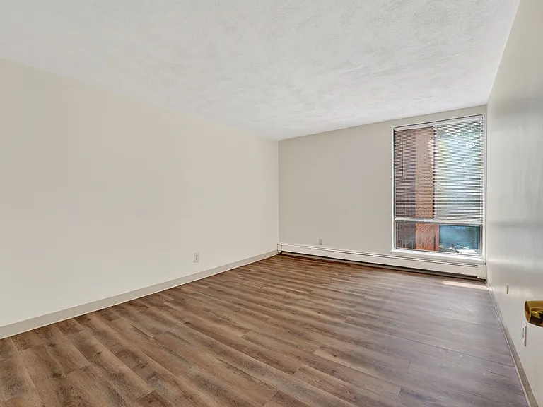 Taurus Apartments — Photo 20