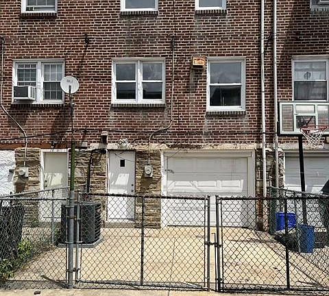 4th image of 3324 Meridian St