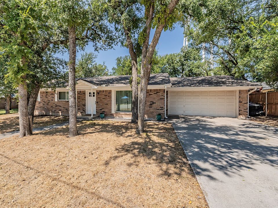 1st image of 909 Shady Oaks Dr