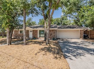 909 Shady Oaks Dr, Bridgeport, TX 76426