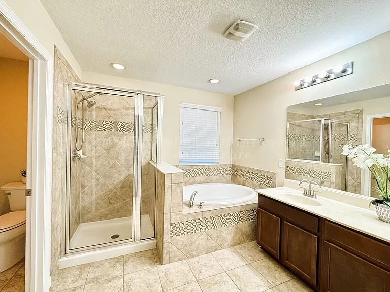 6621 Helmsley Cir — Photo 28