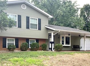 319 Whitehall Dr, O'Fallon, IL 62269