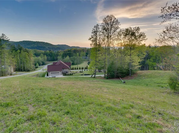 305 Crystal Heights Dr #26/27, Hendersonville, NC 28739