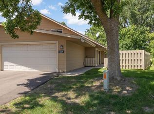 2226 Mayfair Rd, Golden Valley, MN 55427