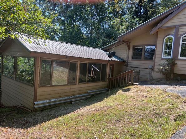 45 Acorn Trl, Cleveland, GA 30528
