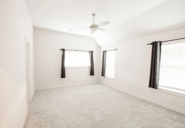 616 Laurel Ln — Photo 29