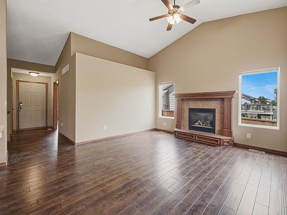 5th image of 2406 N Woodridge Cir