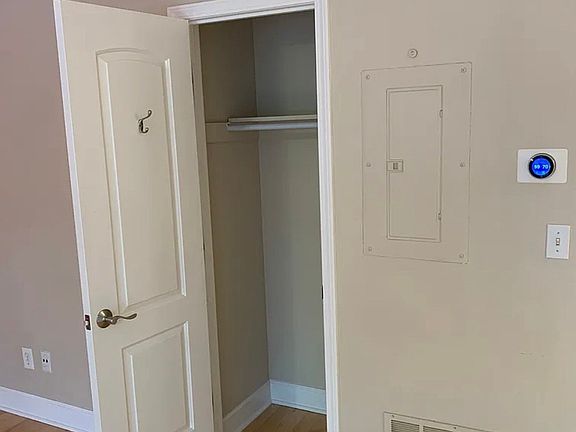 5th image of 1397 Broadview Ave APT 8