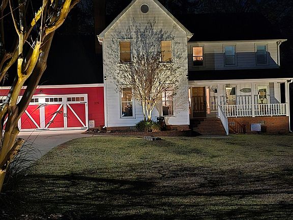 3rd image of 215 Pineywood Rd