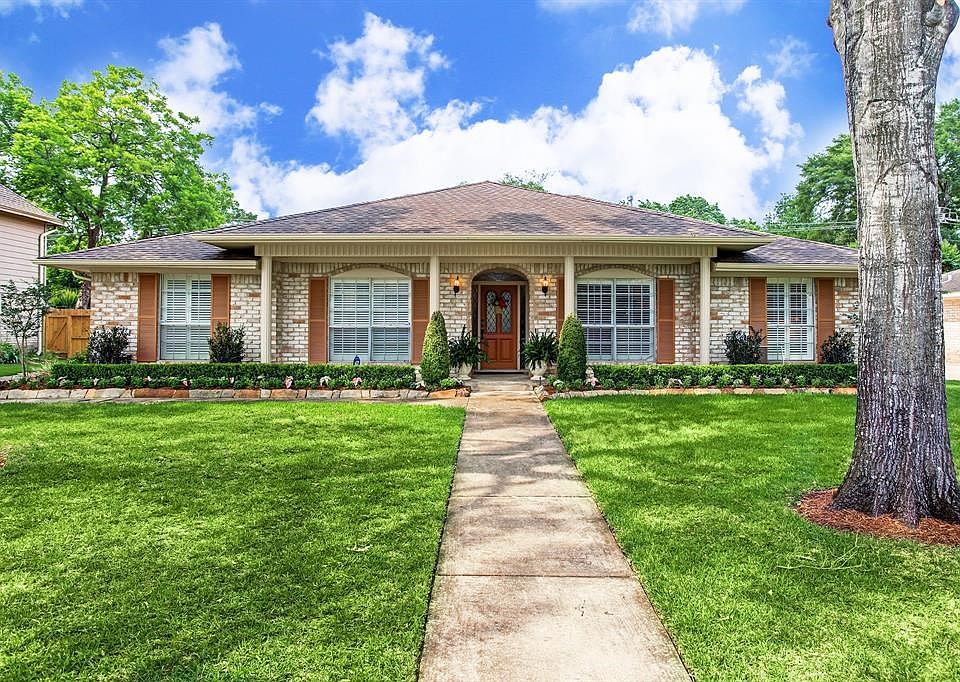 1st image of 10914 Candlewood Dr