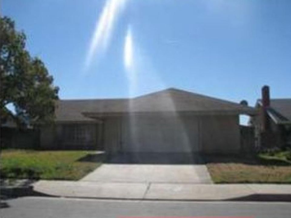 1st image of 24553 Hemlock Ave
