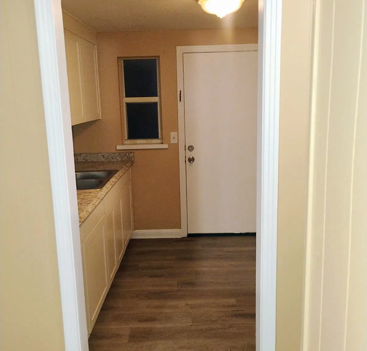 3 bed, 1125 sqft, $1,660 — Photo 4