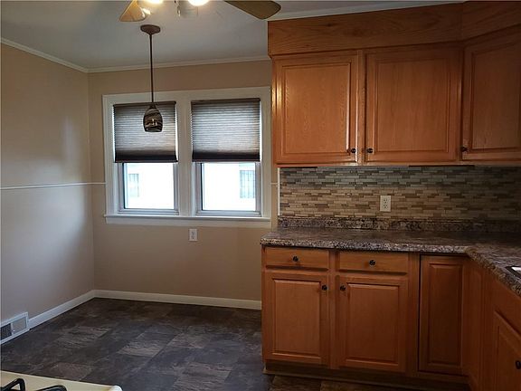 4th image of 1128 W 31st St