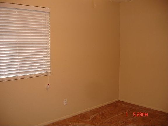 2nd image of 5621 W Greenbriar Dr