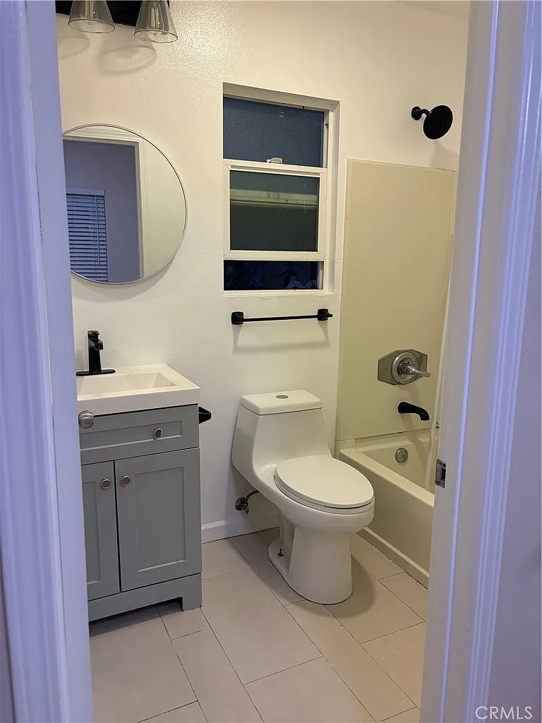 1 bed, 400 sqft, $1,600 — Photo 4