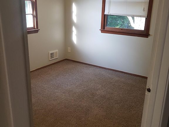 5th image of 3224 N 6th St