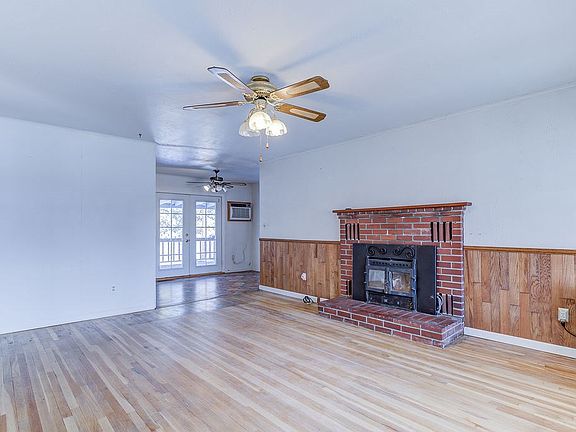 2nd image of 740 Pioneer St
