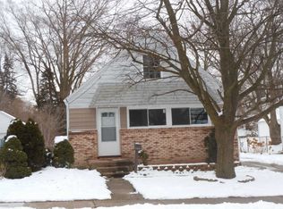 1056 Emerald Ave NE, Grand Rapids, MI