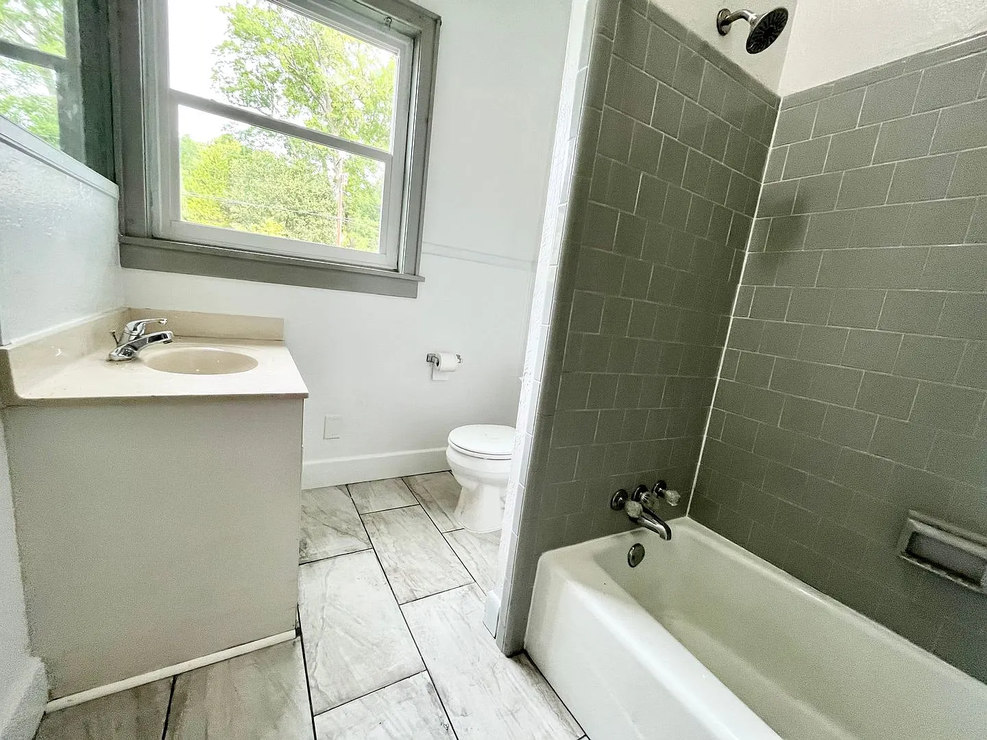 1202 Carolina Avenue — Photo 4