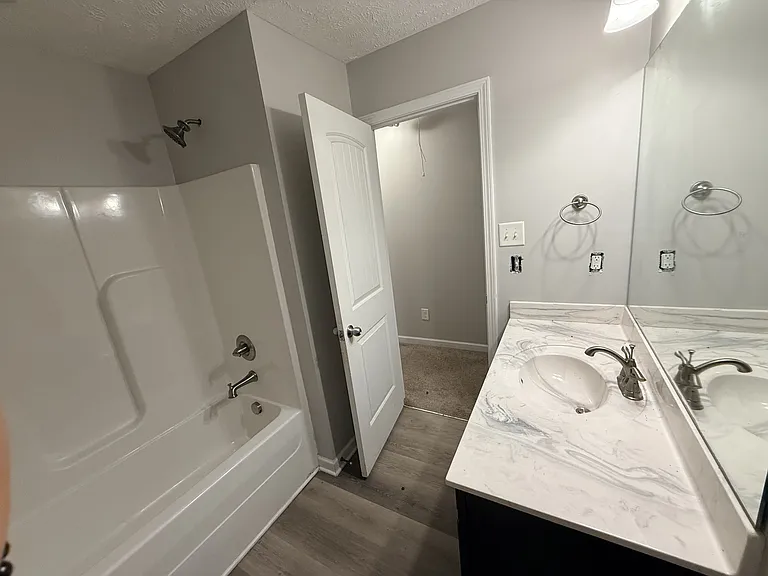 400 Rick McCormick Dr — Photo 24