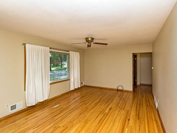 Large living room (view to three bedrooms and bathroom)