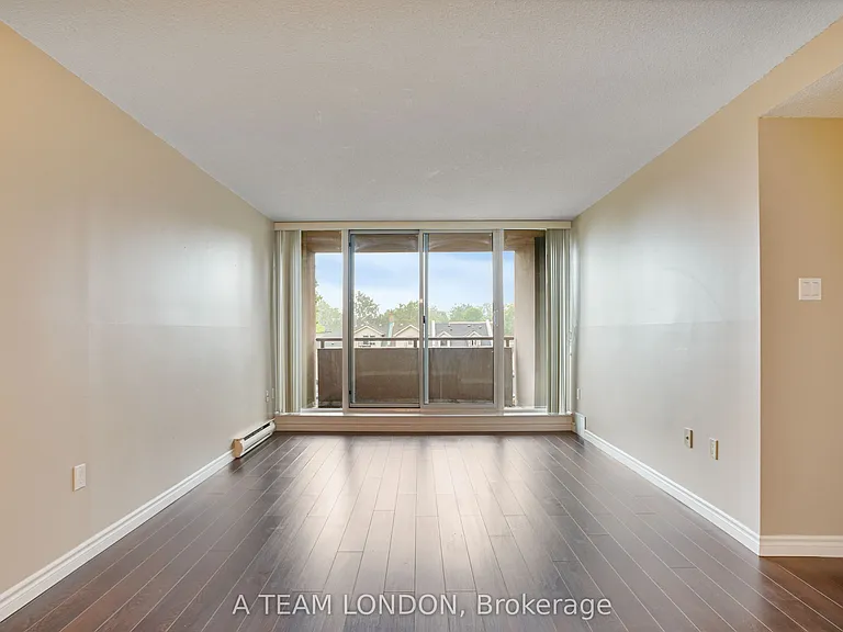 155 Kent St #407 — Photo 6