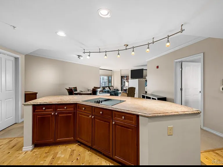 8100 E Union Ave #615 — Photo 5