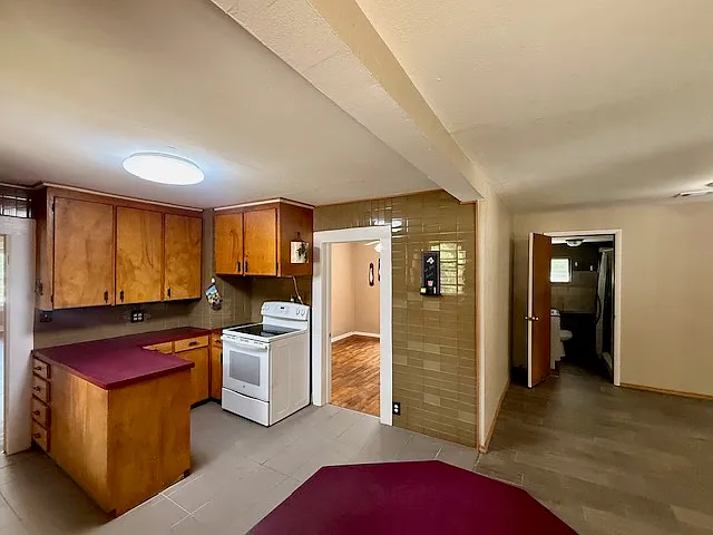 125 Plain St — Photo 8