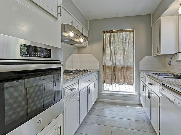 3rd image of 4003 Birch Haven Dr