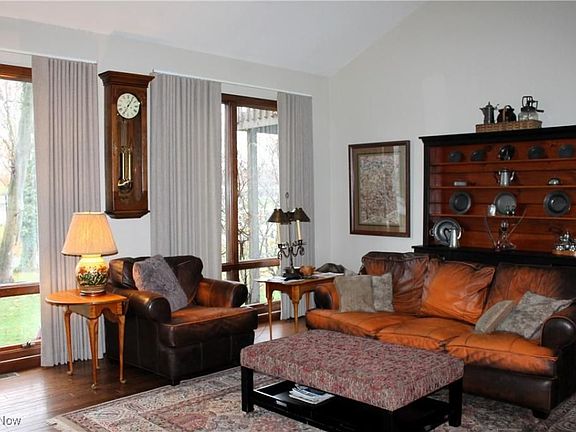 5th image of 166 Shrakes Hotel Dr